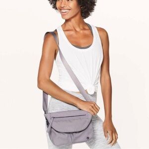 Lululemon Festival Bag Il in Silver/Gray